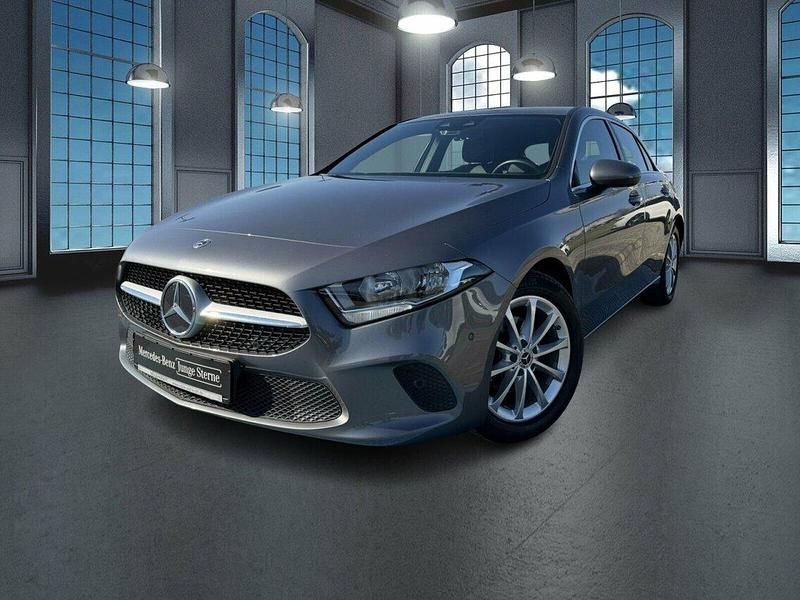 Gebraucht Mercedes A180 Progressive 116 PS (85 kW) 2020 Grau Limousine