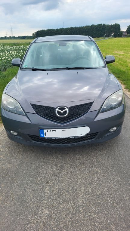 Grau Gebraucht 2006 Mazda 3 Limousine | 840 € (Superpreis) - Bild 1/4