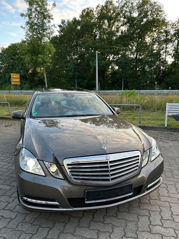 Gebraucht Mercedes E350 Elegance 306 PS (225 kW) 2012 Grau Limousine