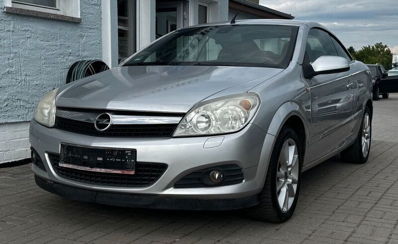 Silber Gebraucht 2007 Opel Astra Cosmo Coupé | 1.900 € (Guter Preis) - Bild 1/4
