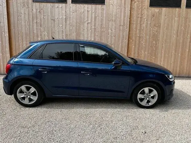 Gebraucht Audi A1 Sportback Sport 90 PS (66 kW) 2016 Blau Kleinwagen