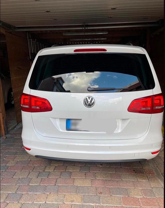 Gebraucht VW Sharan Life 140 PS (102 kW) 2013 Weiß Van / Kleinbus