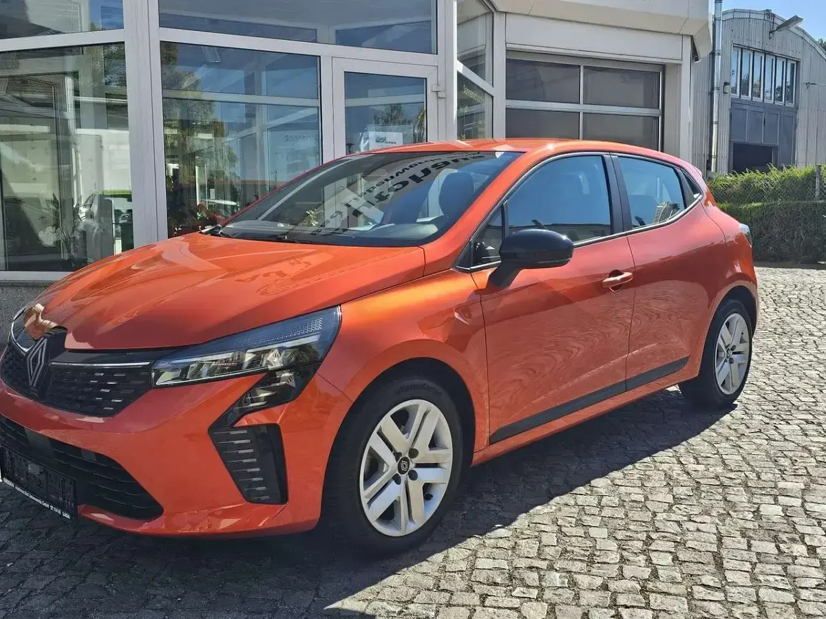 Gebraucht Renault Clio Evolution 67 PS (49 kW) 2024 Valencia orange Kleinwagen