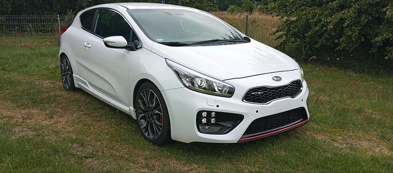 Weiß Gebraucht 2013 Kia ProCeed 2 Kleinwagen | 7.000 € (Fairer Preis) - Bild 1/4
