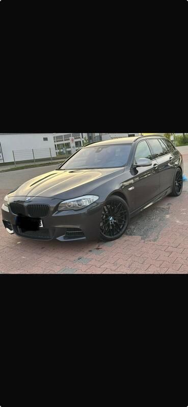 Grau Gebraucht 2013 BMW M550 Limousine | 14.000 € (Superpreis) - Bild 1/4