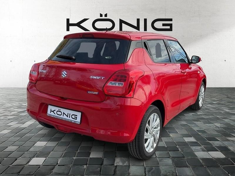 Gebraucht Suzuki Swift 83 PS (61 kW) 2023 Rot Kleinwagen