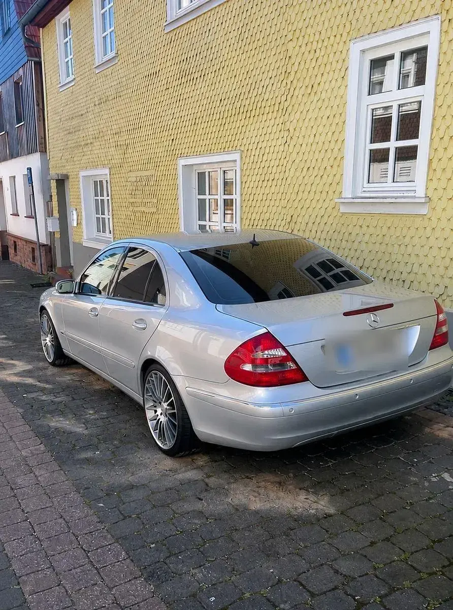 Gebraucht Mercedes E350 Elegance 272 PS (200 kW) 2005 Silber Limousine
