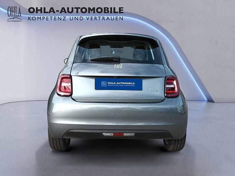 Gebraucht Fiat 500e Icon 86 kW (118 PS) 2022 Colore esterno mineral grau Kleinwagen