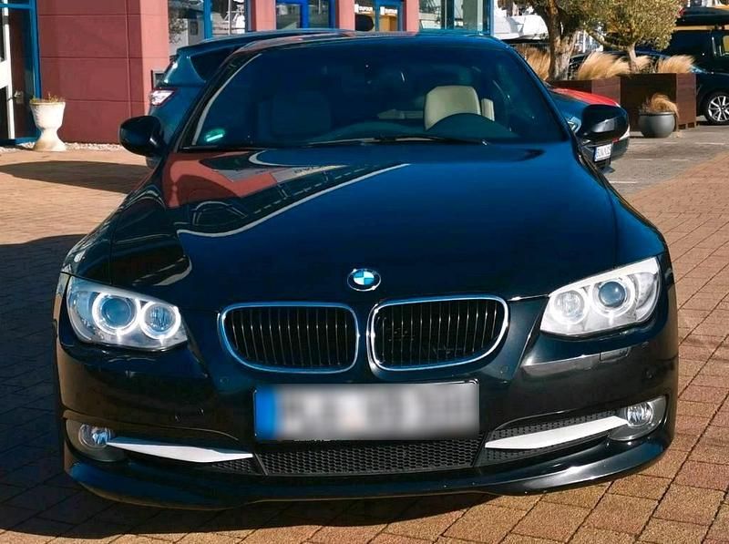 Gebraucht BMW 320 Cabriolet 184 PS (135 kW) 2011 Schwarz Cabrio