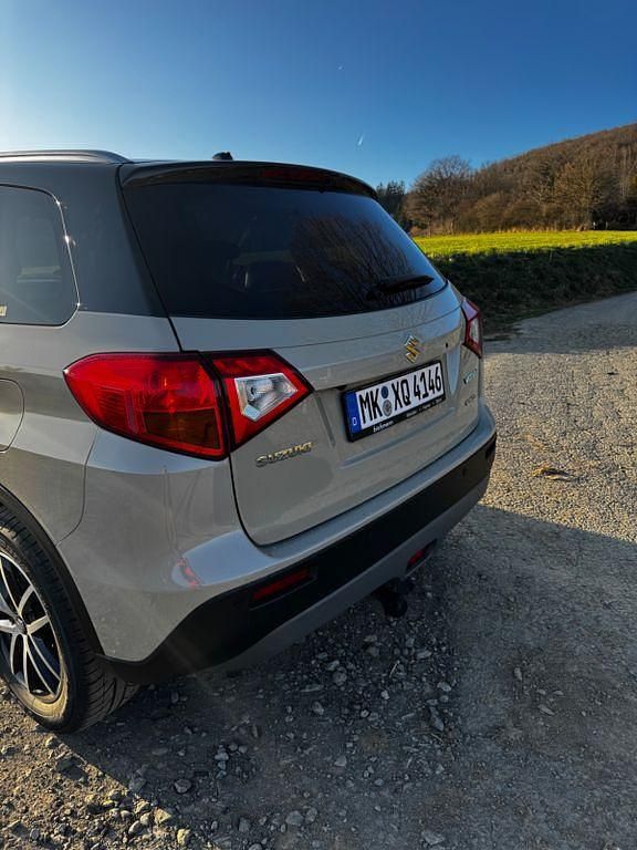 Gebraucht Suzuki Vitara Comfort 120 PS (88 kW) 2015 Beige SUV