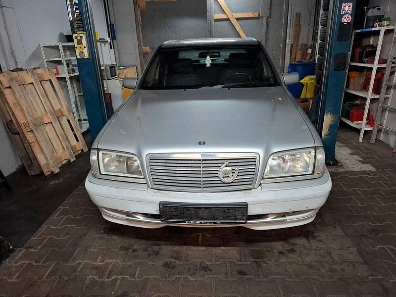 Silber Gebraucht 1997 Mercedes C180 Limousine | 3.000 € (Superpreis) - Bild 1/1