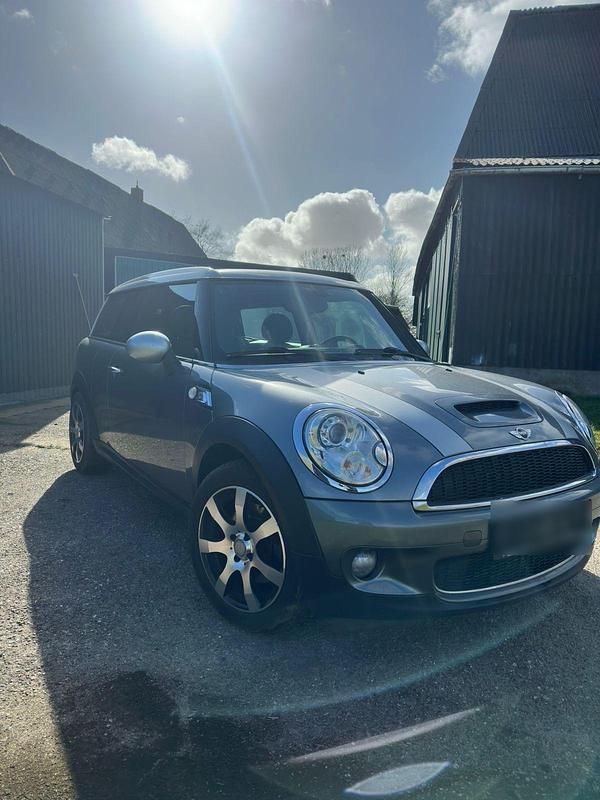 Usata Mini Cooper 174 CV (127 kW) 2008 Argento Utilitaria