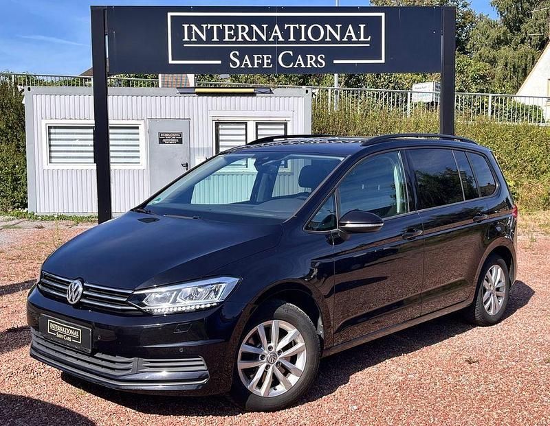 Schwarz Gebraucht 2016 VW Touran Van / Kleinbus | 16.900 € (Guter Preis) - Bild 1/4
