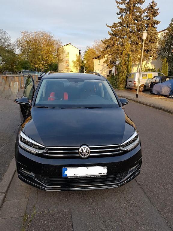 Gebraucht VW Touran Highline 150 PS (110 kW) 2017 Schwarz Van / Kleinbus