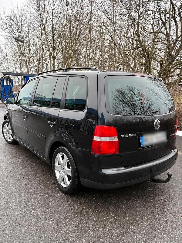 Schwarz Gebraucht 2006 VW Touran Van / Kleinbus | 2.800 € (Fairer Preis) - Bild 1/4