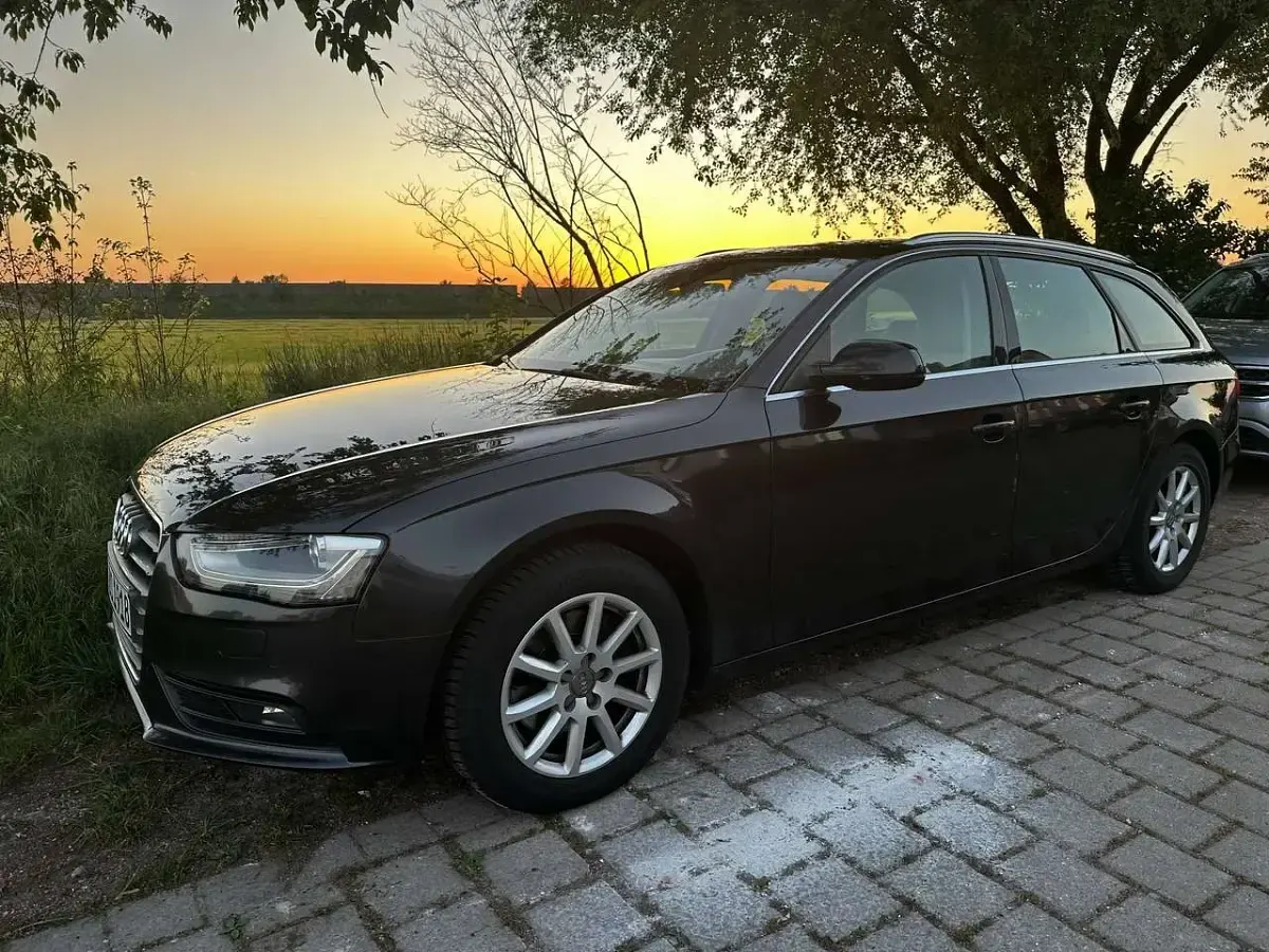 Gebraucht Audi A4 Attraction 143 PS (105 kW) 2013 Grau Kombi