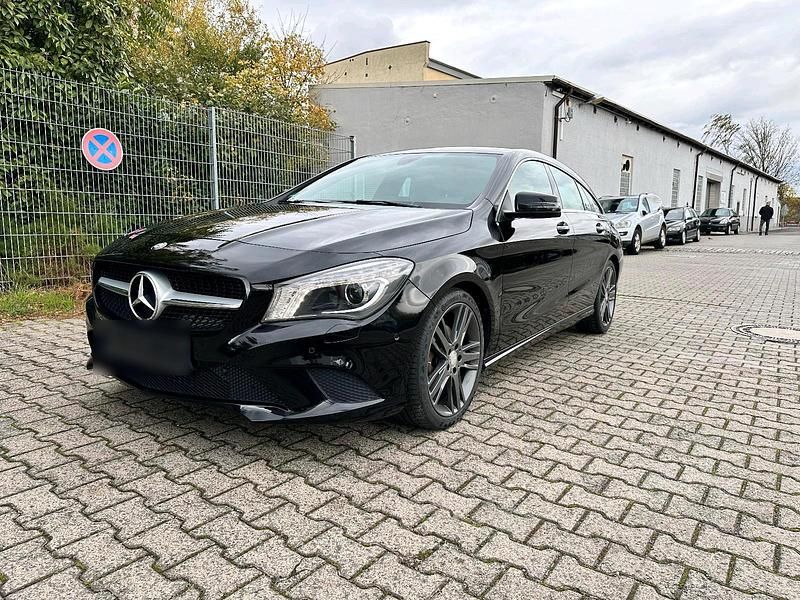 Gebraucht Mercedes CLA220 177 PS (130 kW) 2016 Schwarz Limousine