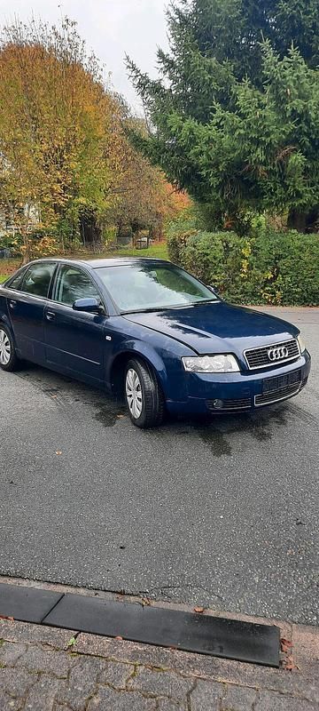 Blau Gebraucht 2004 Audi A4 Limousine | 1.299 € (Superpreis) - Bild 1/4