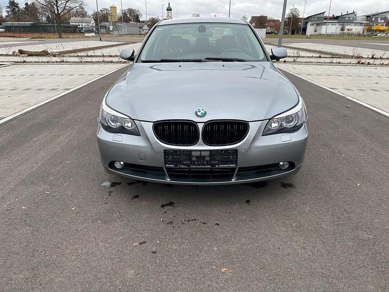 Gebraucht BMW 530 258 PS (189 kW) 2006 Grau Limousine