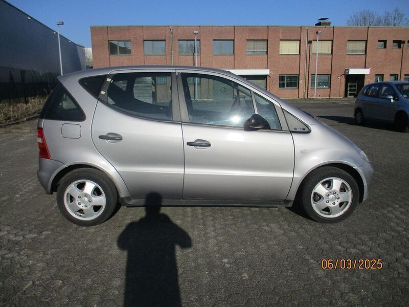 Gebraucht Mercedes A140 Classic 82 PS (60 kW) 1998 Silber Van / Kleinbus