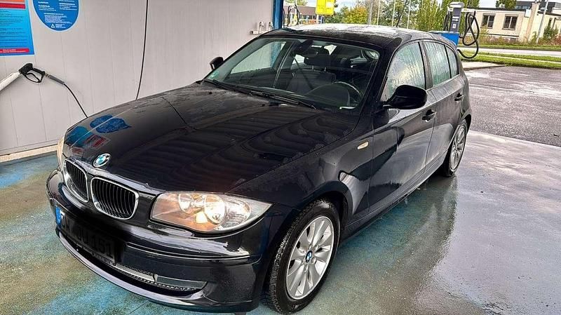 Gebraucht BMW 116 122 PS (89 kW) 2010 Black sapphire metallic Kleinwagen