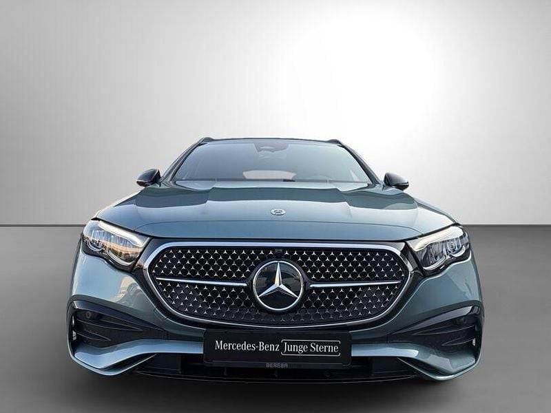 Gebraucht Mercedes E220 AMG 197 PS (144 kW) 2025 Silber Limousine