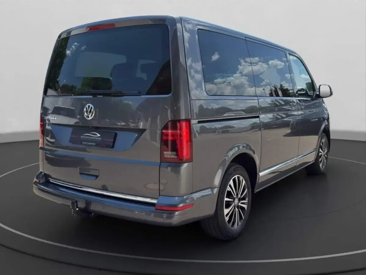 Gebraucht VW Multivan Generation Six 150 PS (110 kW) 2022 Grau Van / Kleinbus