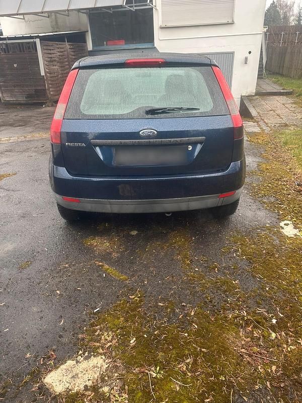 Usata Ford Fiesta 69 CV (50 kW) 2003 Blu Utilitaria