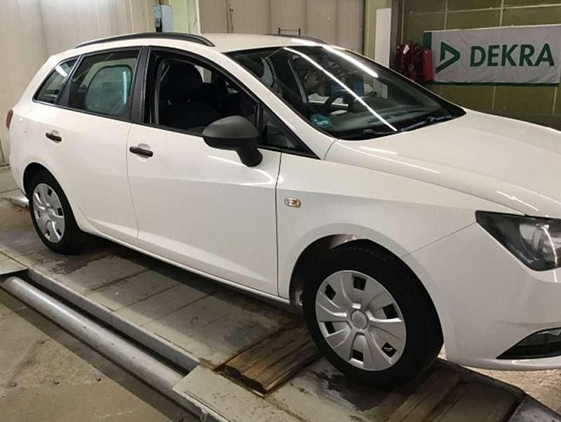 Weiß Gebraucht 2014 Seat Ibiza ST Reference Kombi | 5.500 € (Fairer Preis) - Bild 1/4