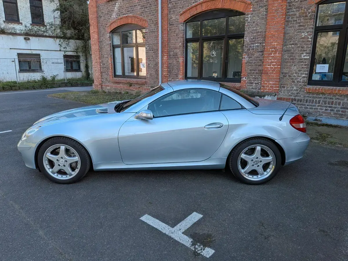 Gebraucht Mercedes SLK350 272 PS (200 kW) 2006 Silber Cabrio