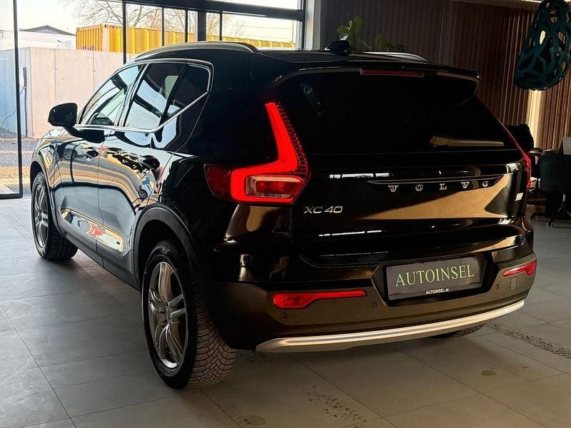 Gebraucht Volvo XC40 211 PS (155 kW) 2023 Schwarz SUV