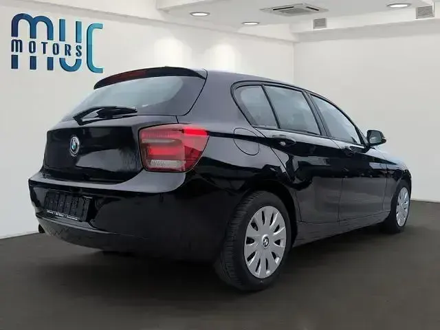 Używany Ford V8 2014 Czarny Sedan/Limuzyna