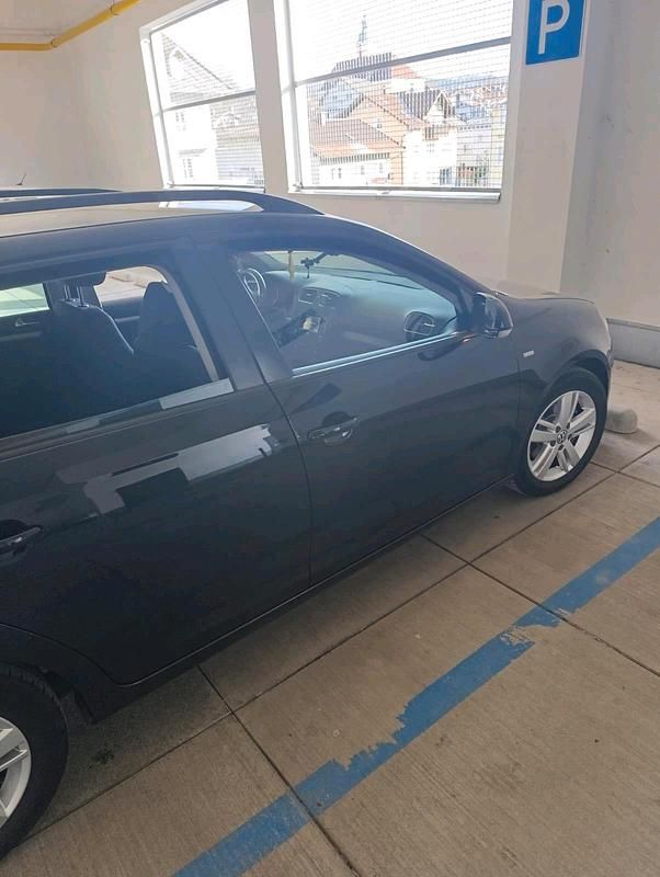 Gebraucht VW Golf VII 105 PS (77 kW) 2012 Schwarz Kombi