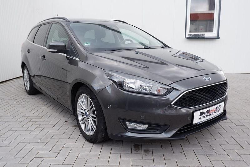 Gebraucht Ford Focus Business Edition 125 PS (91 kW) 2018 Grau Limousine
