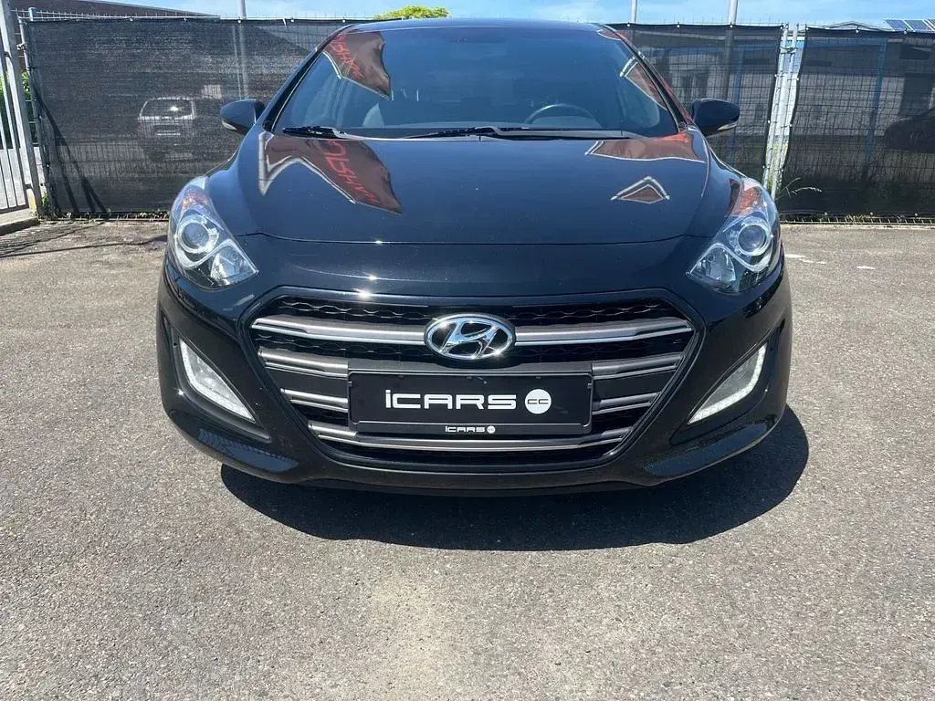 Gebraucht Hyundai i30 101 PS (74 kW) 2017 Schwarz Limousine