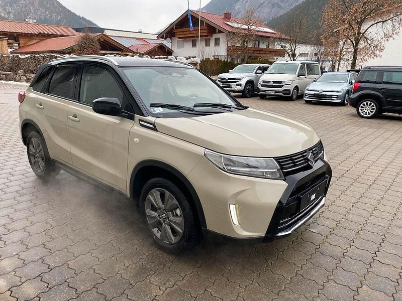 Neu Suzuki Vitara Comfort 110 PS (80 kW) 2025 Beige SUV