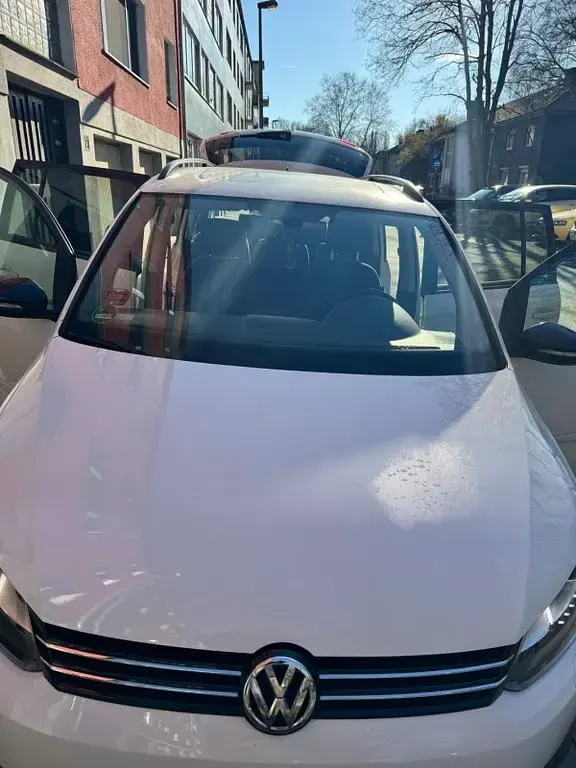 Gebraucht VW Touran Match 105 PS (77 kW) 2012 Weiß Van / Kleinbus
