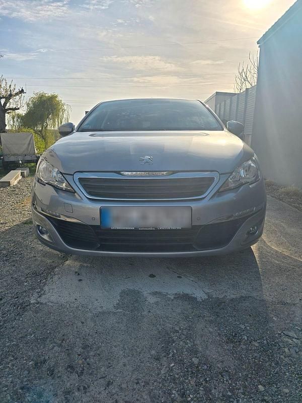 Gebraucht Peugeot 308 131 PS (96 kW) 2017 Grau Limousine