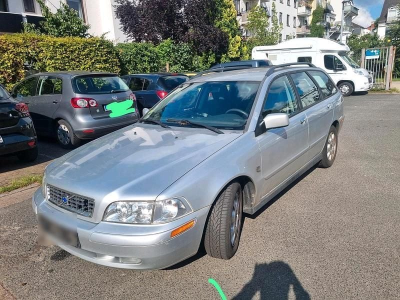 Silber Gebraucht 2004 Volvo V40 Kombi | 800 € (Guter Preis) - Bild 1/4