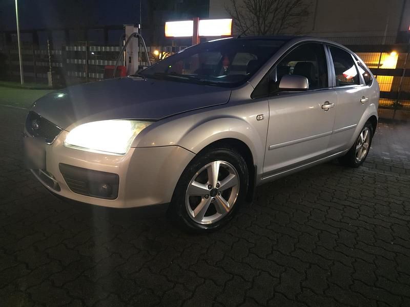Second-hand Ford Focus 102 CP (75 kW) 2006 Gri Berlinǎ