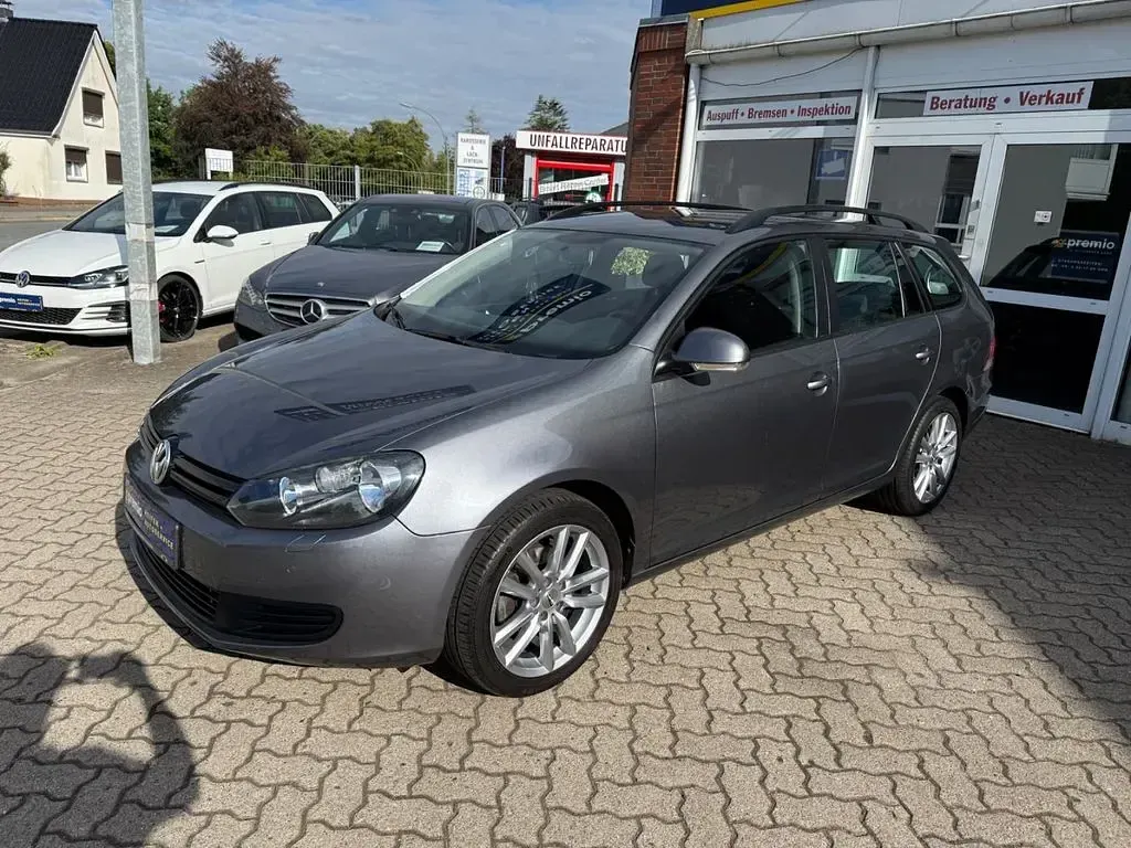 Gebraucht VW Golf VII Trendline 105 PS (77 kW) 2014 Grau Kombi