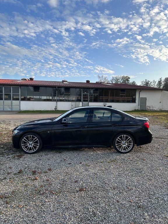 Gebraucht BMW 320 Shadowline 190 PS (139 kW) 2017 Schwarz Limousine