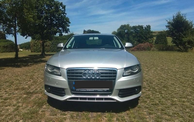 Gebraucht Audi A4 Attraction 160 PS (117 kW) 2009 Grau Limousine