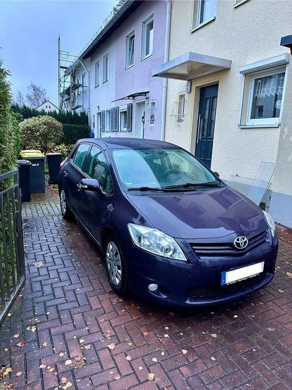 Gebraucht 2010 Toyota Auris Executive Limousine | 7.100 € (Etwas zu teuer) - Bild 1/4