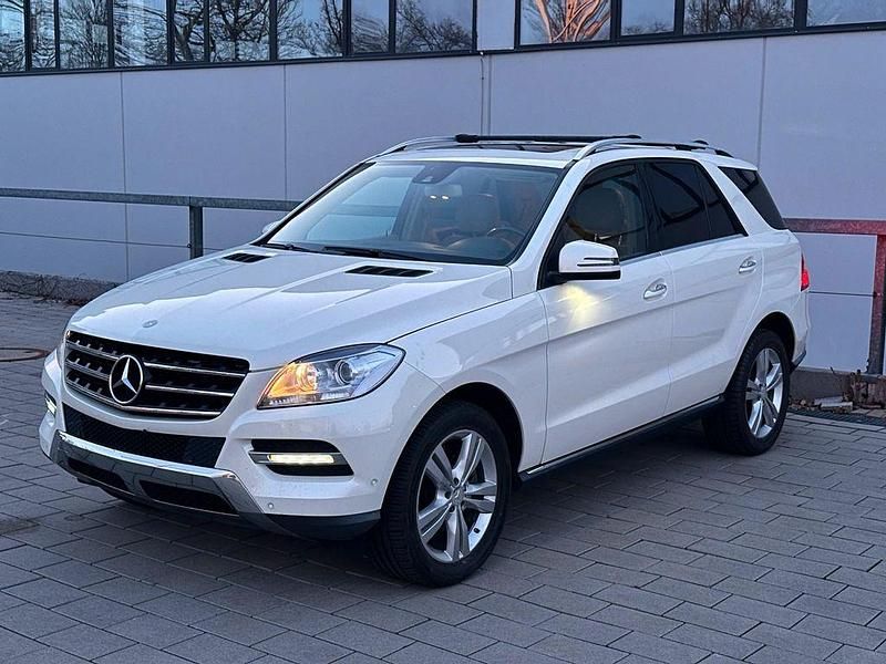 Gebraucht Mercedes ML350 258 PS (189 kW) 2013 Weiß SUV