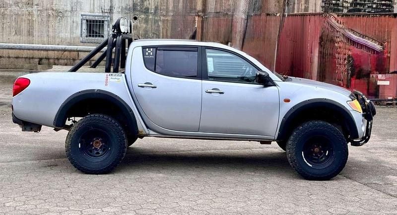 Gebraucht Mitsubishi L200 Intense 136 PS (100 kW) 2007 Silber Pickup