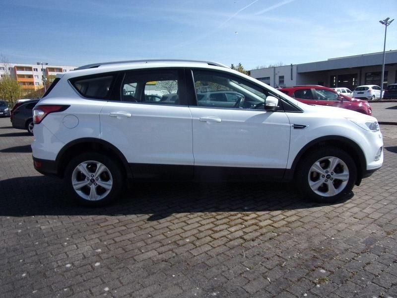 Second-hand Ford Kuga 120 CP (88 kW) 2019 Alb SUV