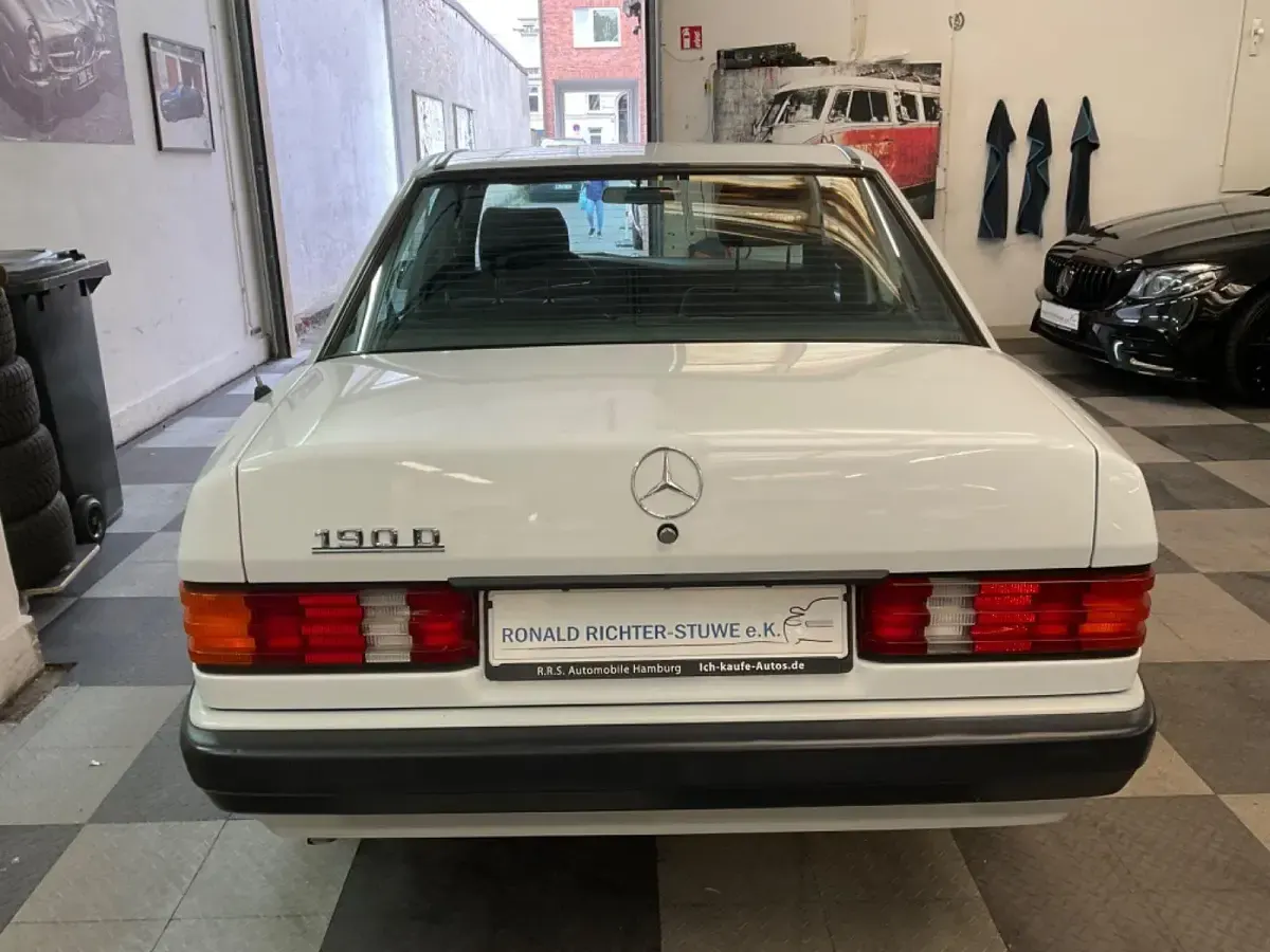 Gebraucht Mercedes 190 72 PS (52 kW) 1988 Weiß Limousine