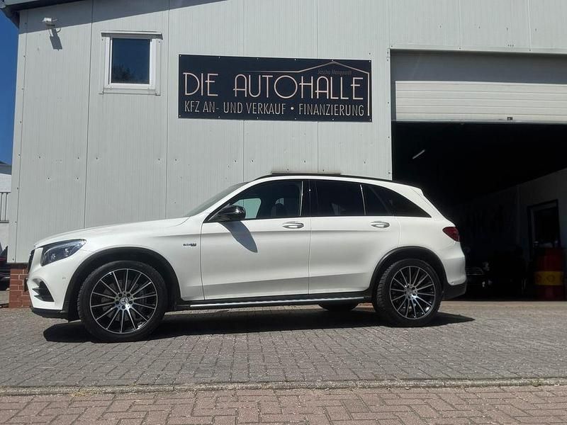 Weiß Gebraucht 2017 Mercedes GLC43 AMG AMG SUV | 27.572 € (Teuer) - Bild 1/4