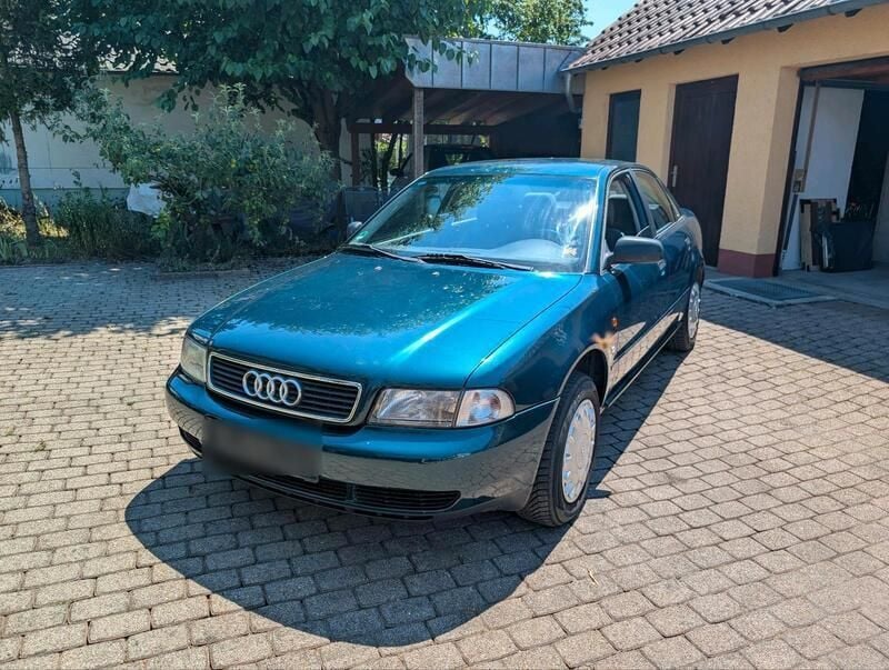 Grün Gebraucht 1996 Audi A4 Limousine | 650 € (Superpreis) - Bild 1/4
